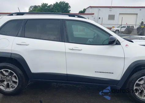 2022 Jeep Cherokee Trailhawk 4X4 z USA, uszkodzony, nr VIN 1C4PJMBX1ND500729